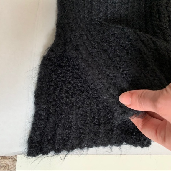 ❤️Aerie Black Crew Neck Oversized Sweater - Picture 3 of 4